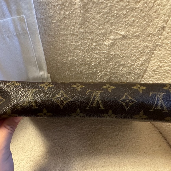 Authentic Louis Vuitton Toiletry Pouch with free Generic Chain - Picture 6 of 8